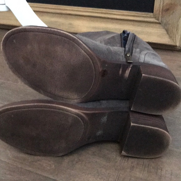 BCBG Generation Calf Length Brown Suede Boots - Picture 6 of 7